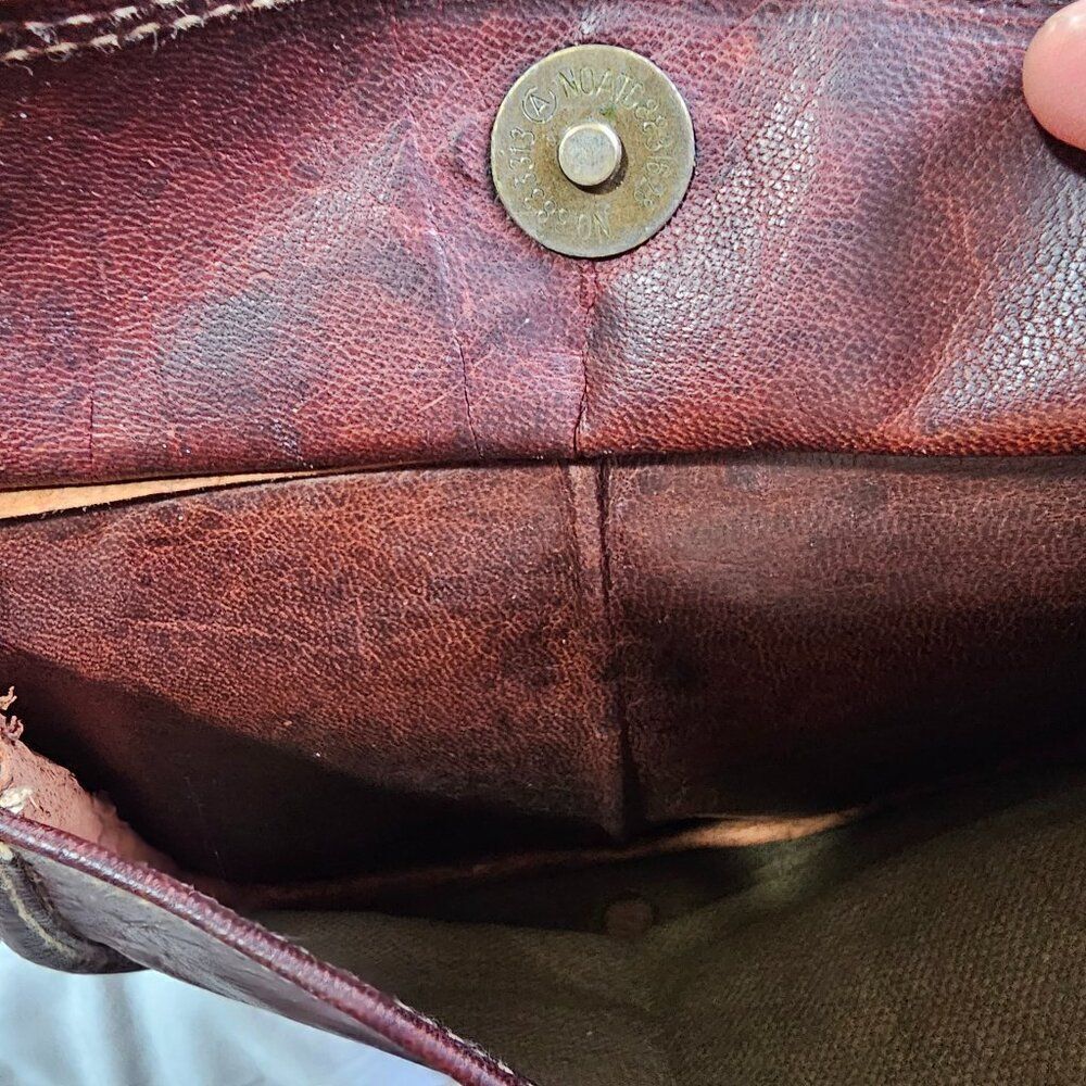 EUC VINTAGE GENUINE LEATHER DEEP BRICK RED SADDLE STYLE SLING BAG SMALL - Picture 12 of 16